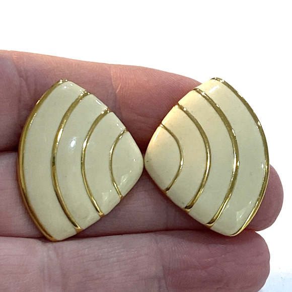 Vintage Napier pierced earrings gold tone & cream enamel finish mod shell shapes - Picture 5 of 5